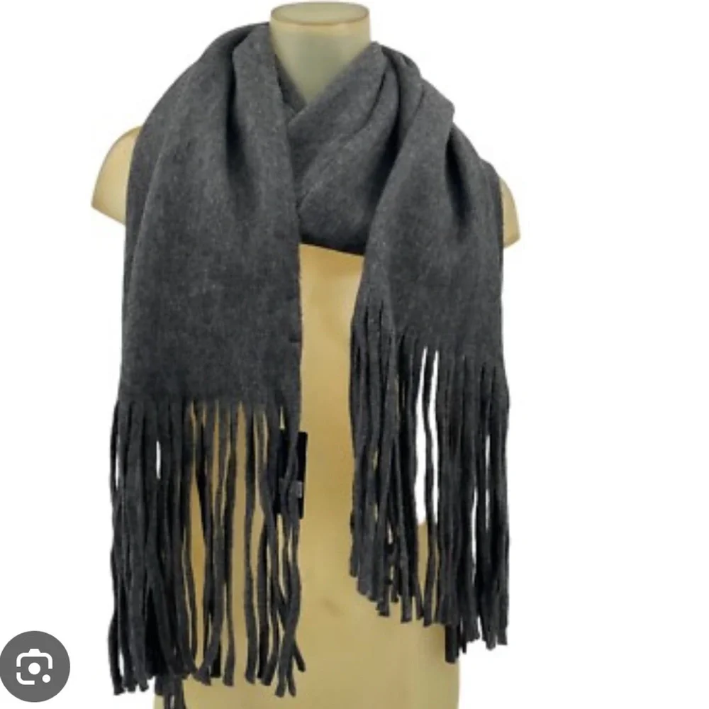 NWT Lucky Brand charcoal gray brushed fringe scarf